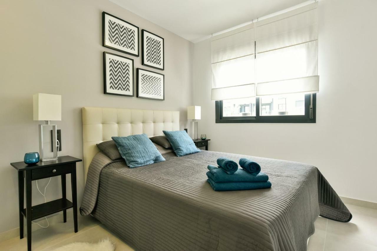 Oasis Beach IX Торевьиа Экстерьер фото